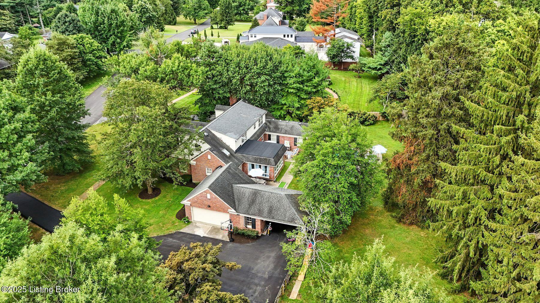 5819 Brittany Woods Cir