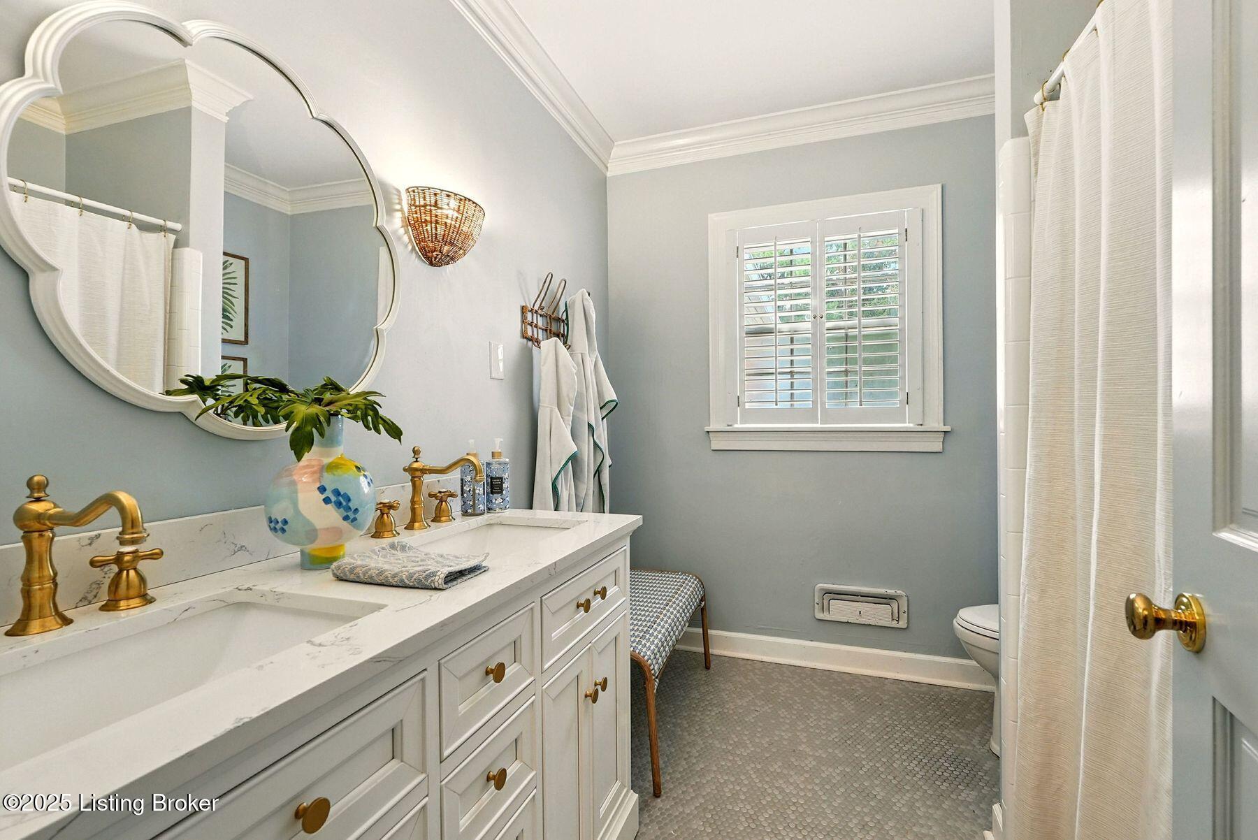 5819 Brittany Woods Cir