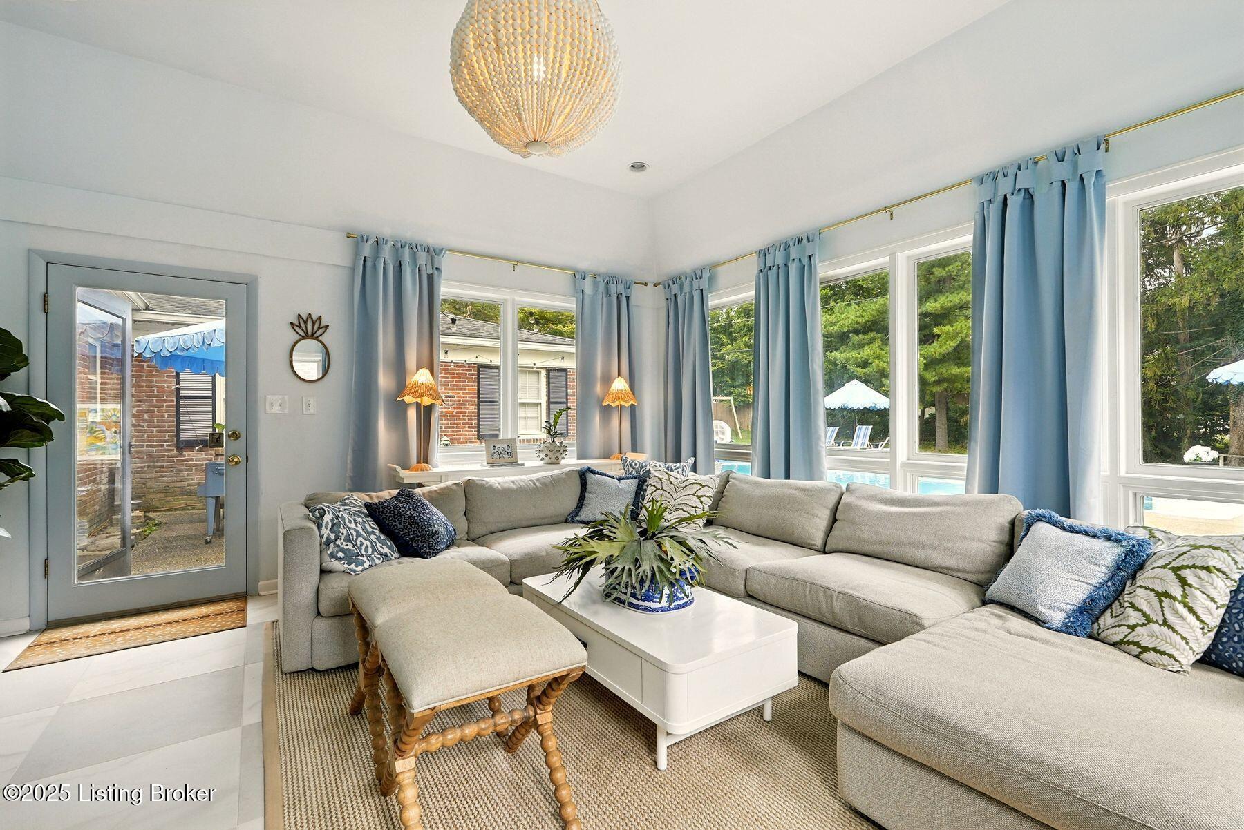 5819 Brittany Woods Cir