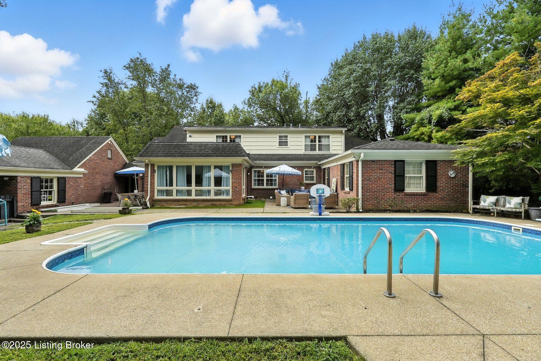 5819 Brittany Woods Cir