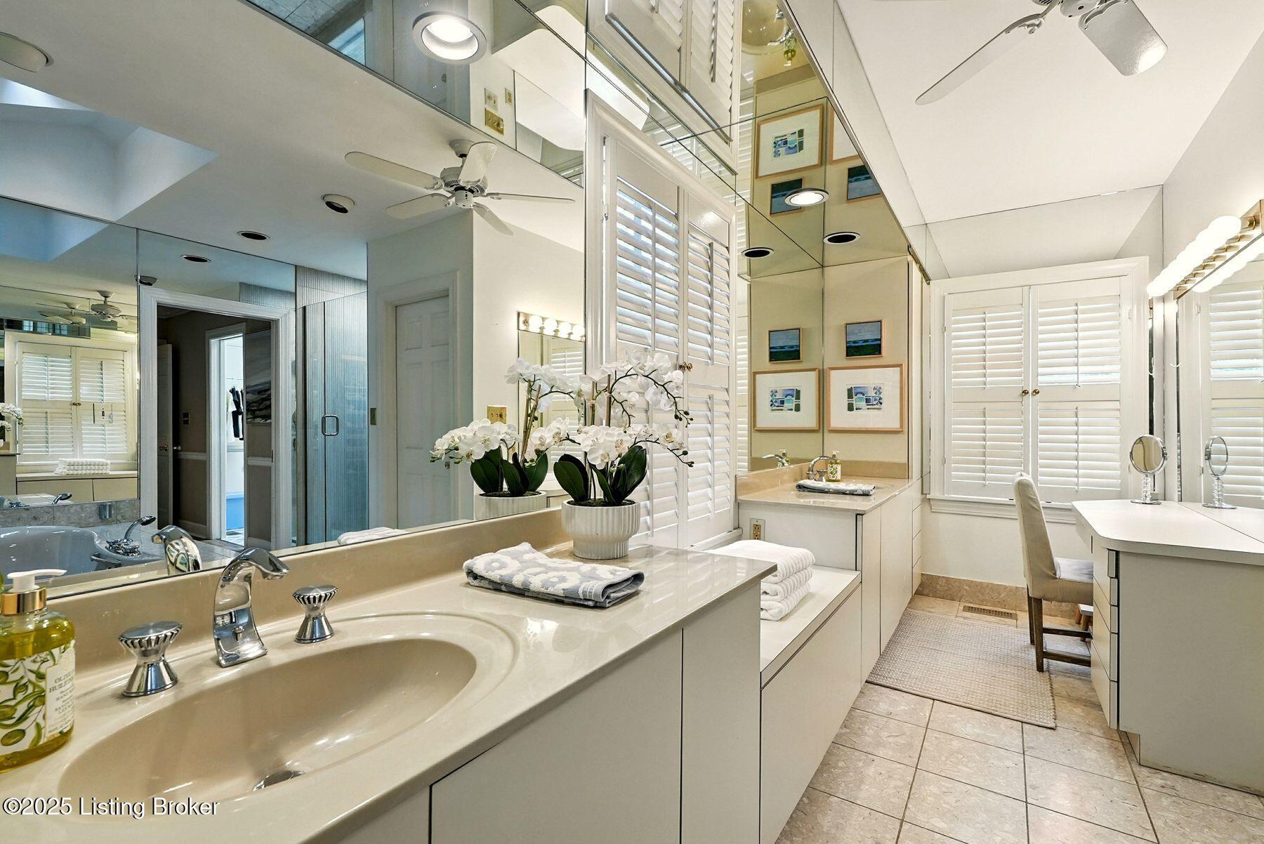 5819 Brittany Woods Cir