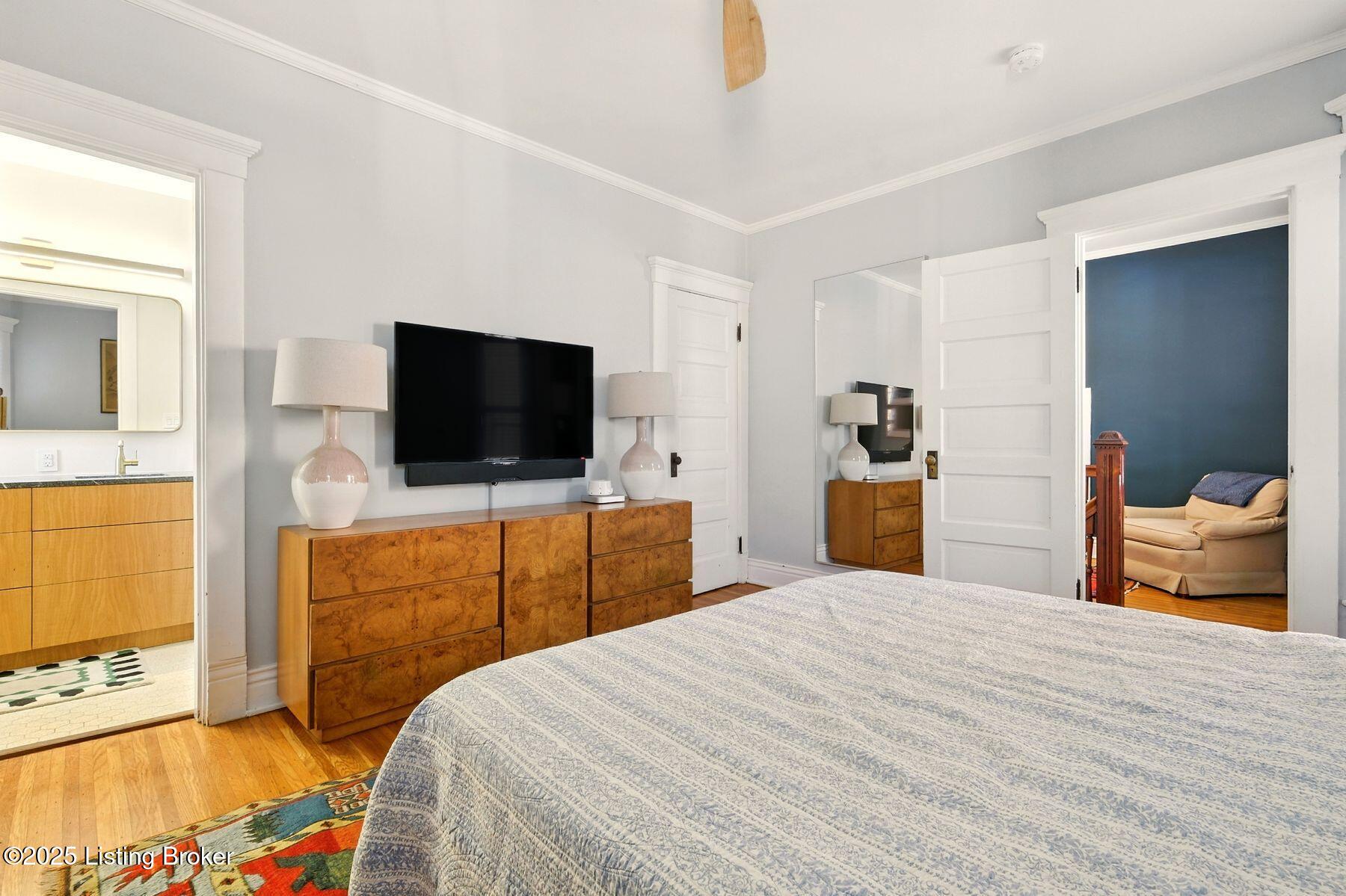 823 E Washington St