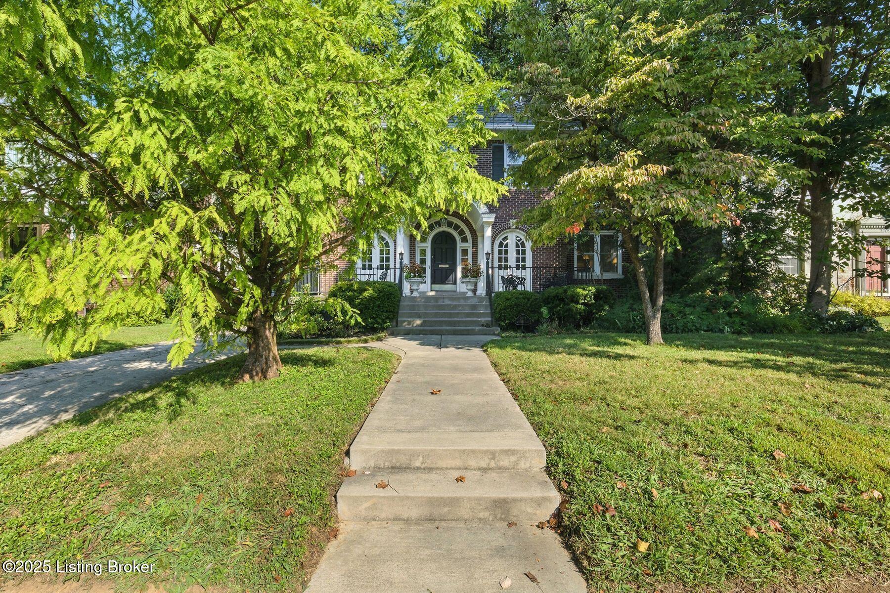 2217 Woodford Pl