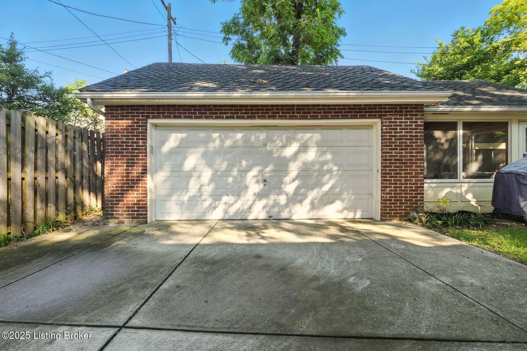 2217 Woodford Pl