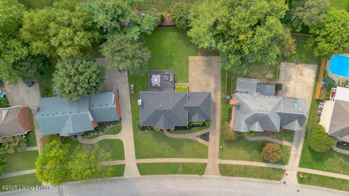 809 Foxfire Dr