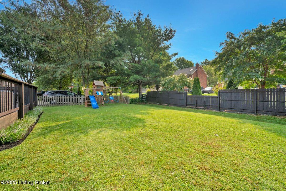 809 Foxfire Dr