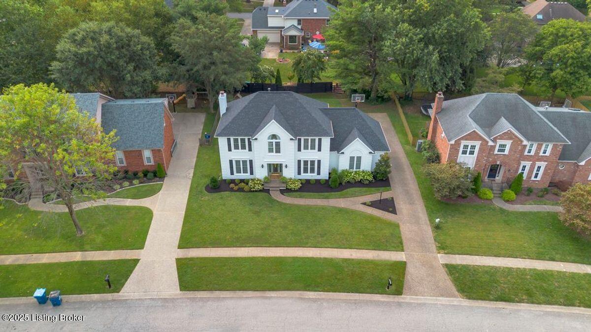 809 Foxfire Dr