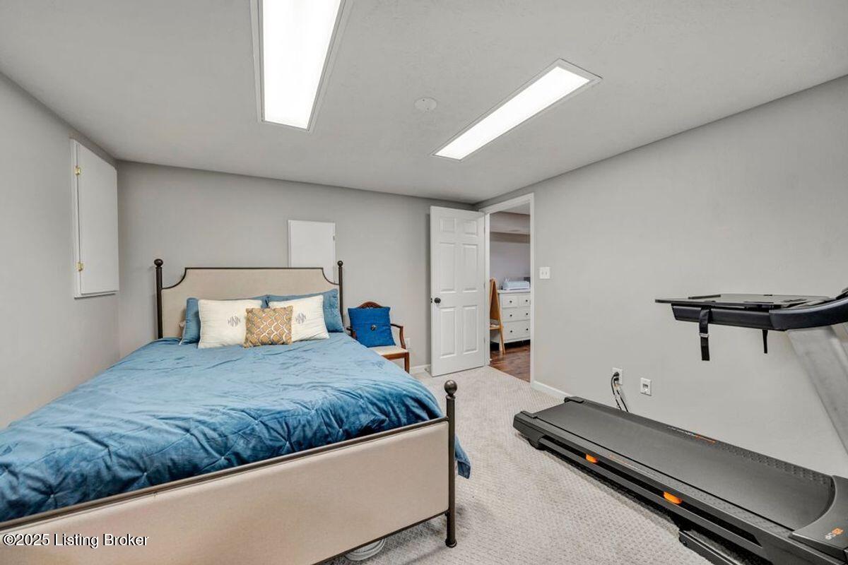 809 Foxfire Dr