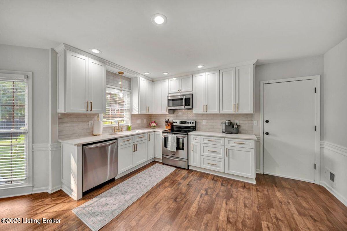 809 Foxfire Dr