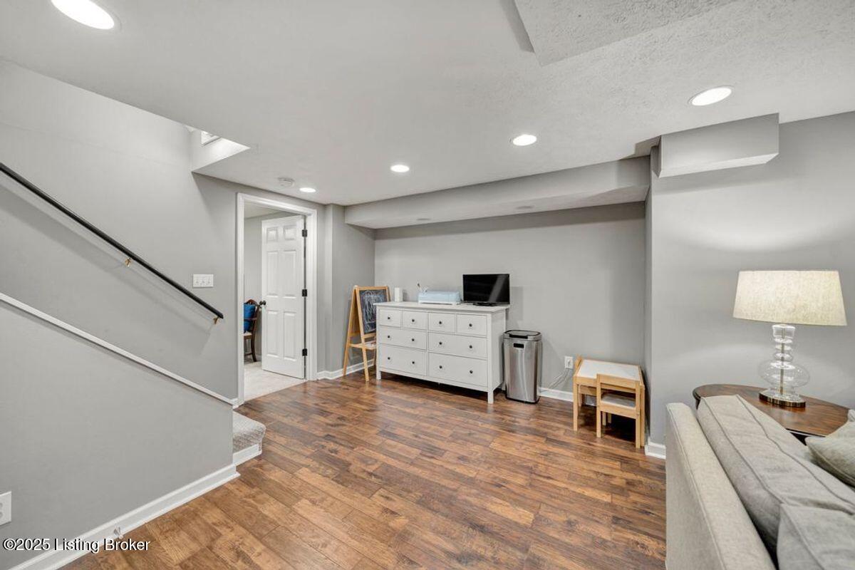 809 Foxfire Dr