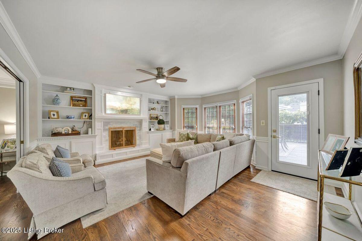 809 Foxfire Dr