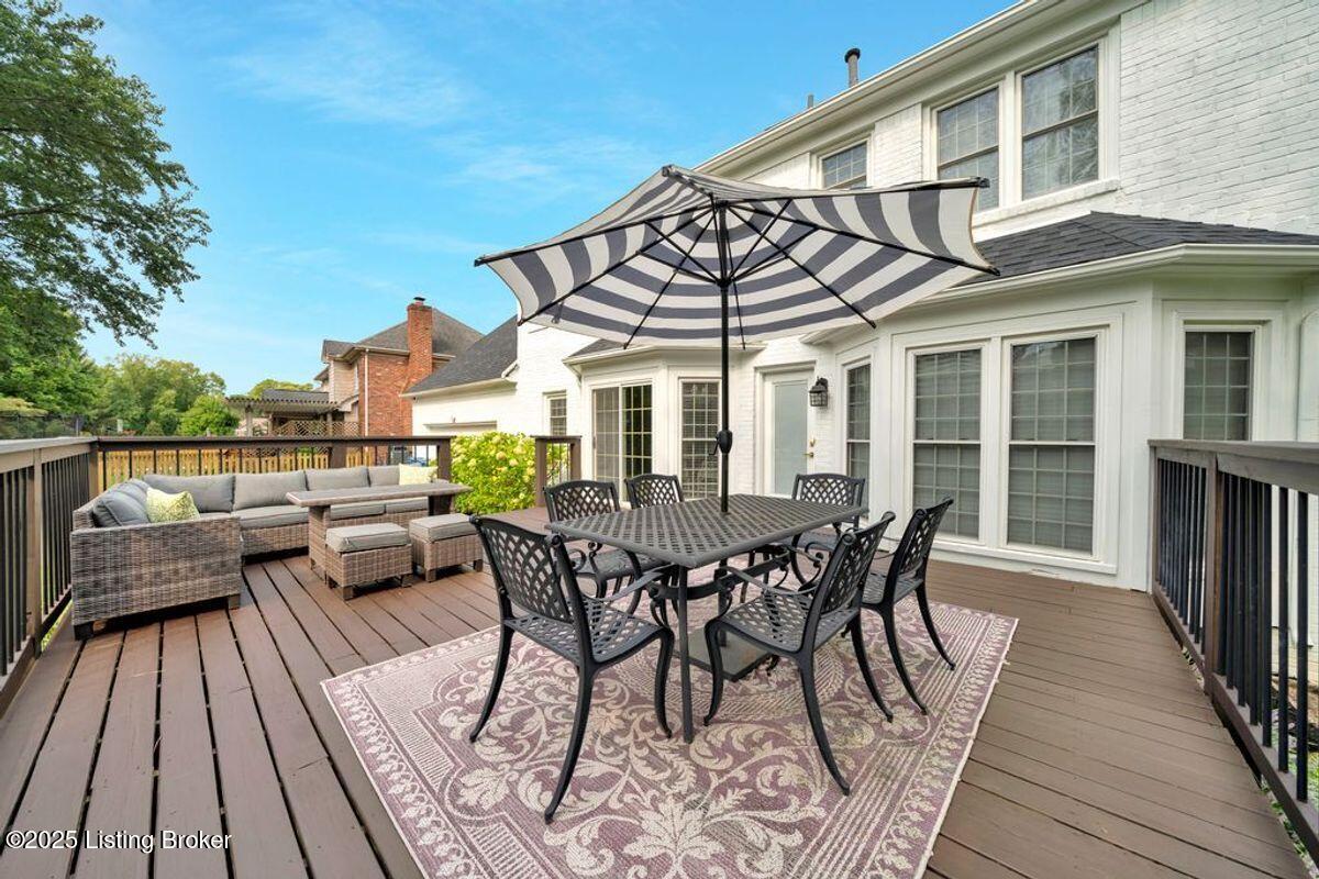 809 Foxfire Dr