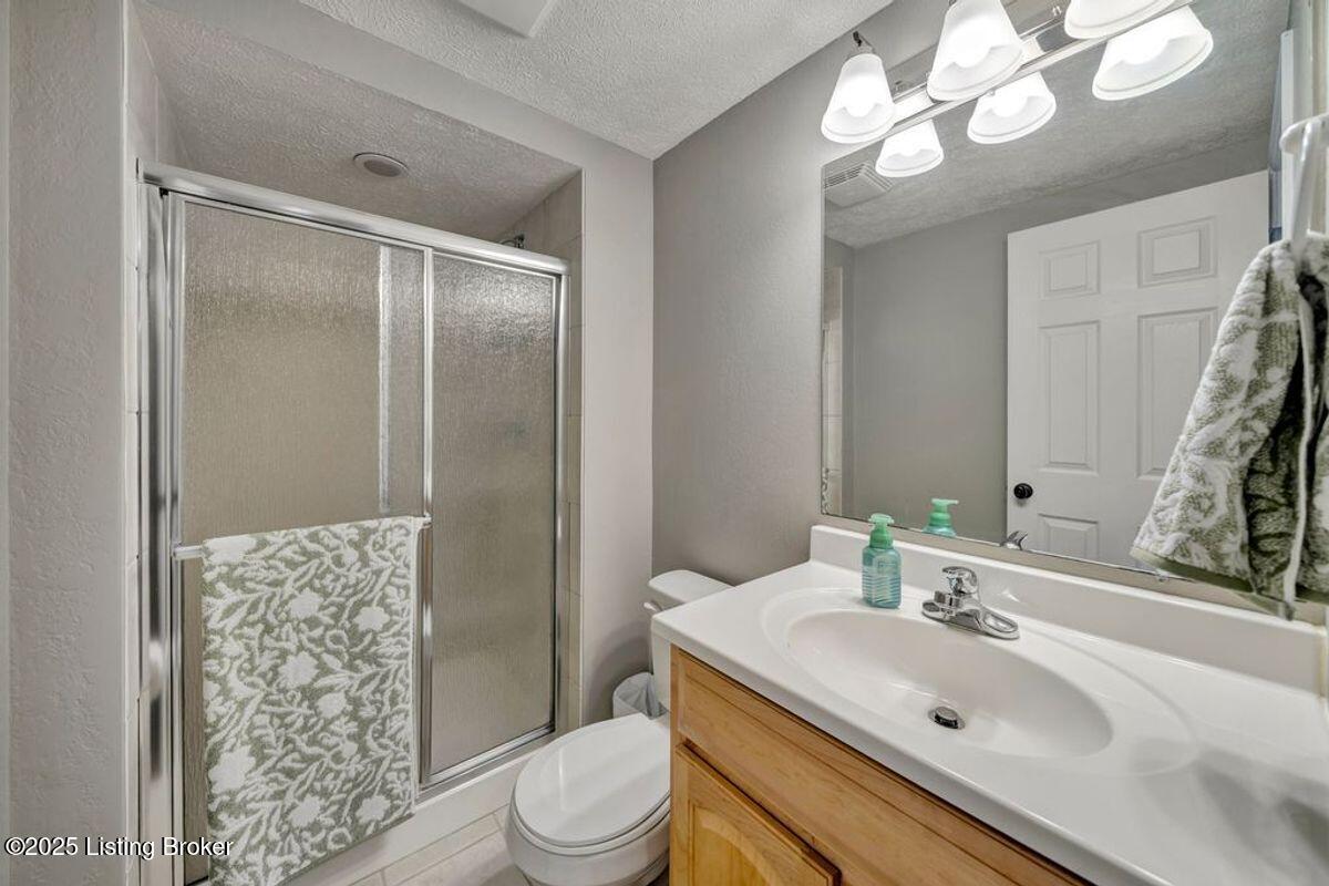 809 Foxfire Dr