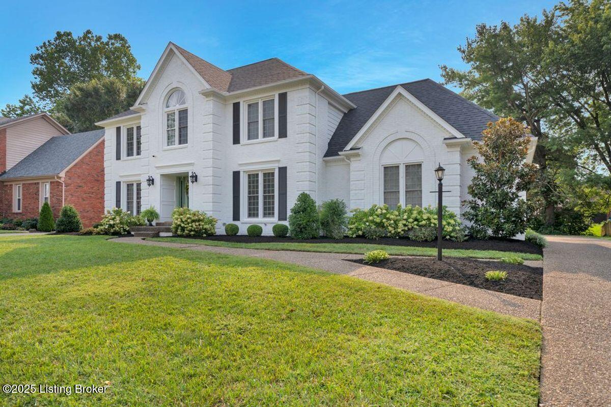 809 Foxfire Dr