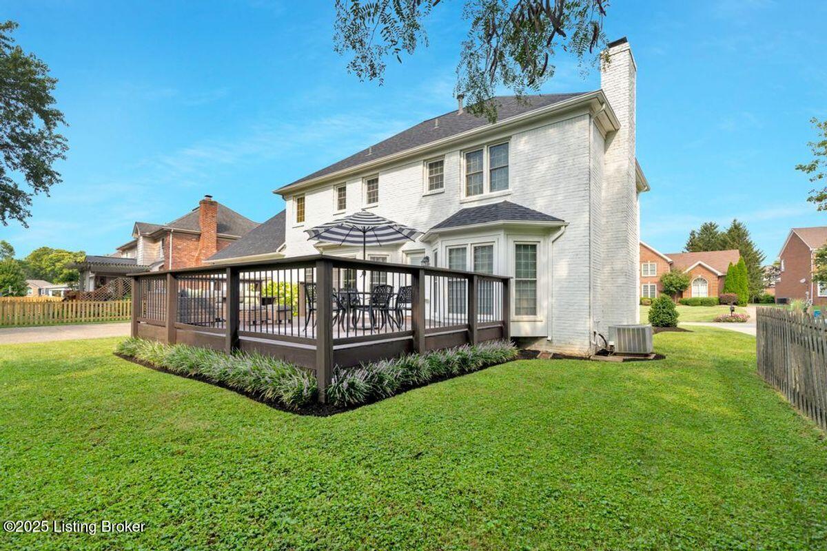 809 Foxfire Dr