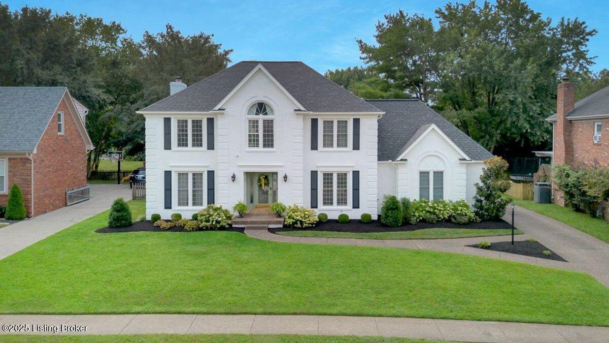 809 Foxfire Dr