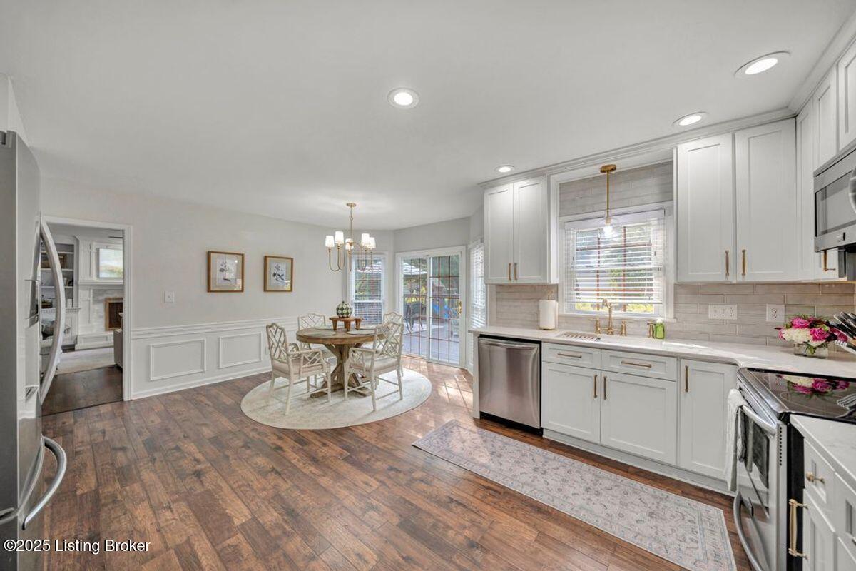 809 Foxfire Dr