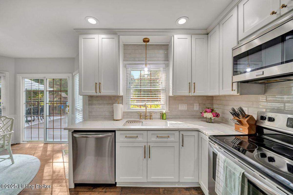 809 Foxfire Dr