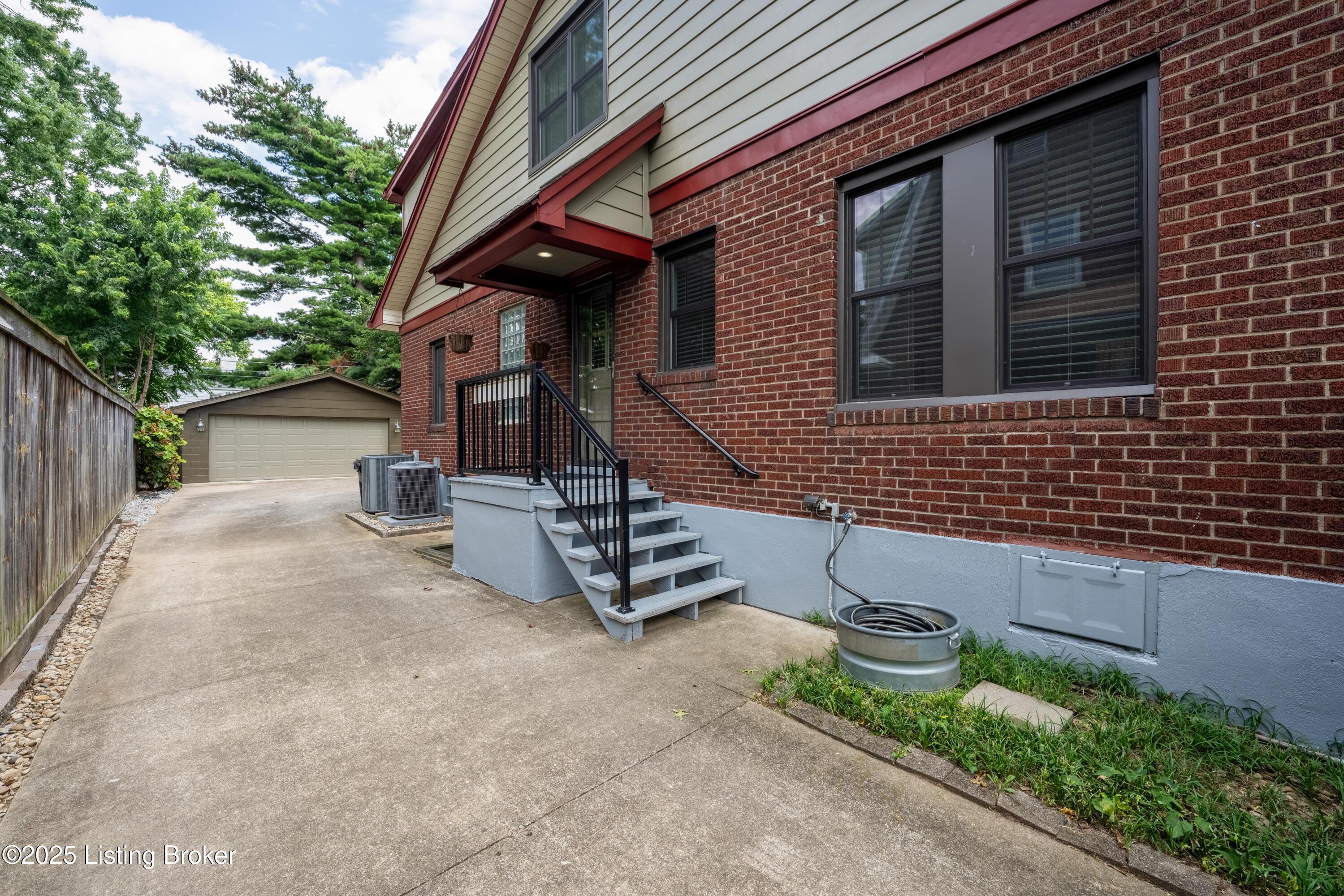 2539 Carolina Ave