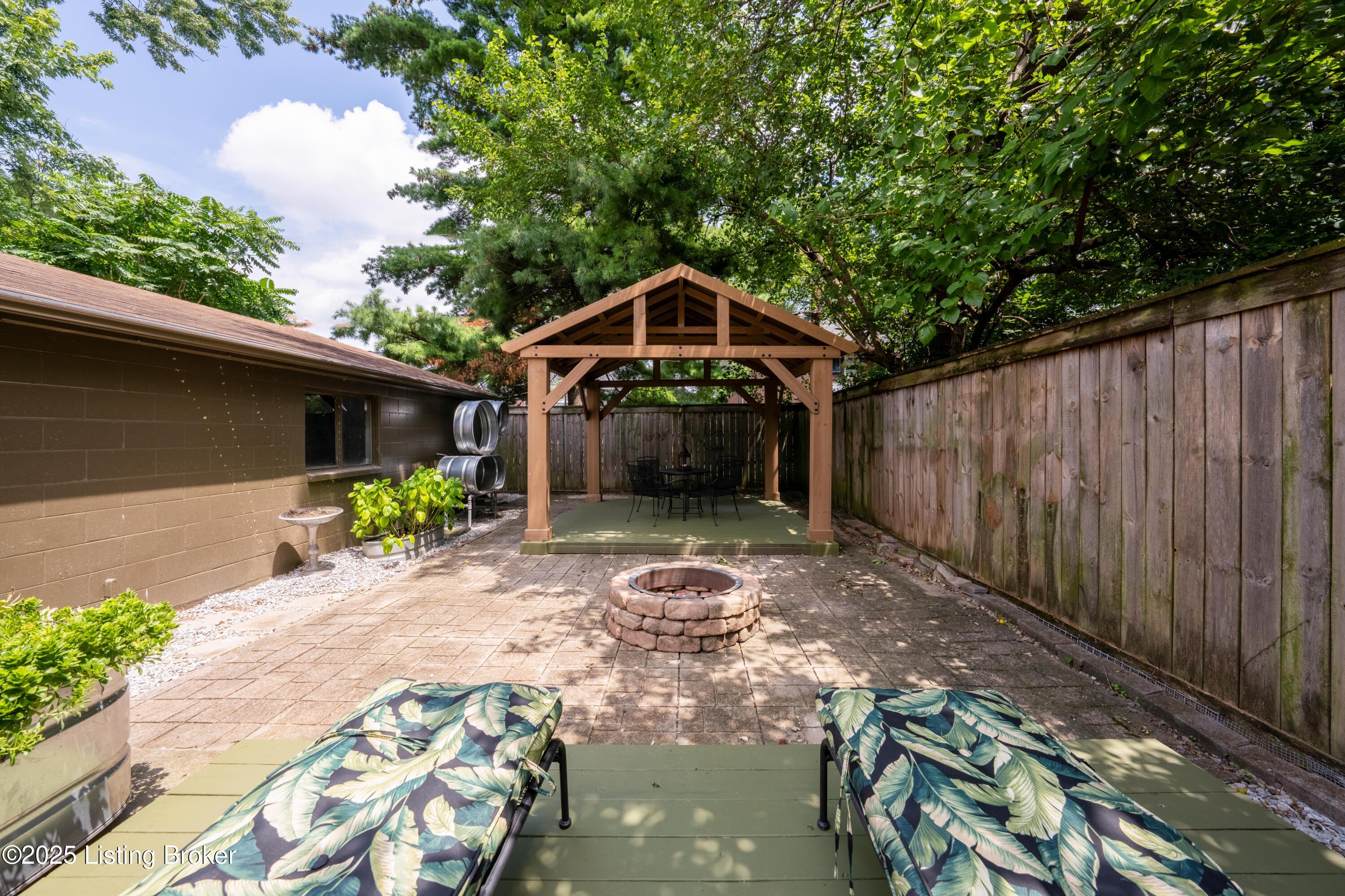 2539 Carolina Ave