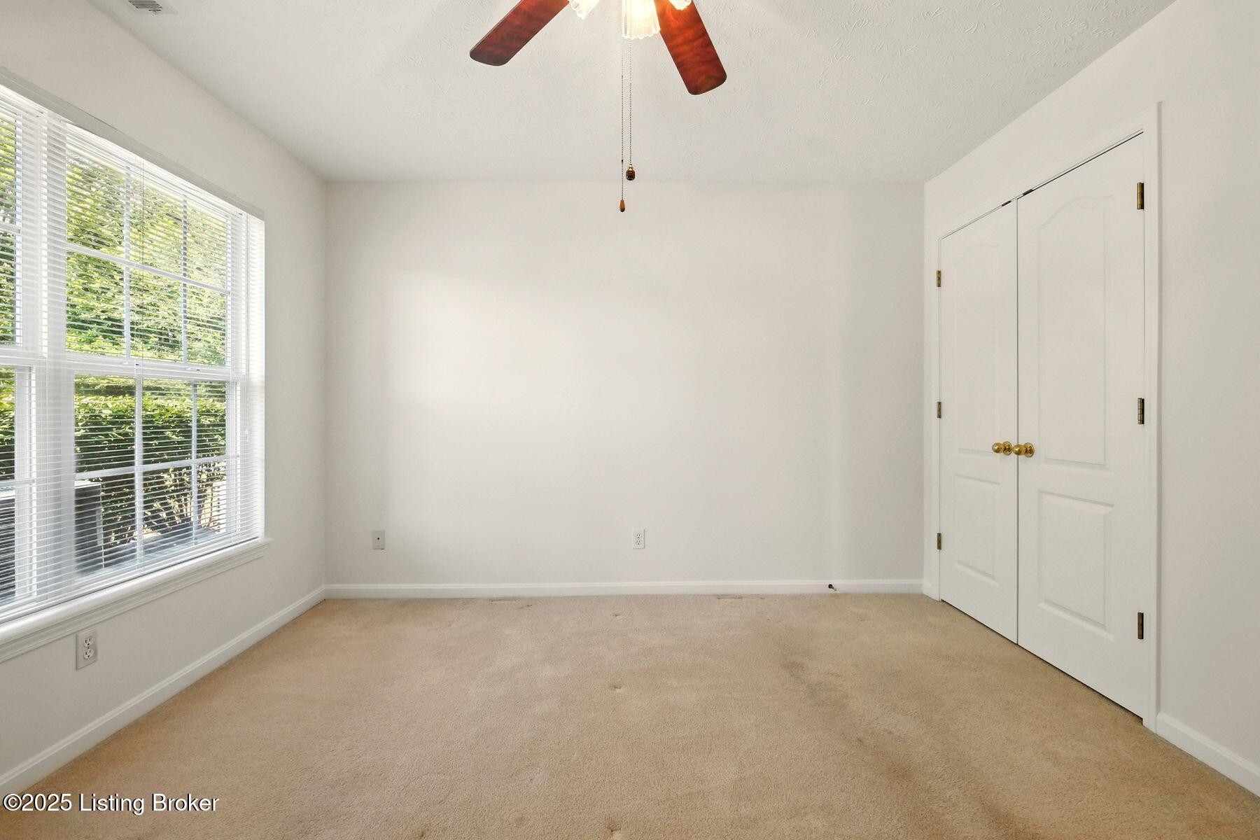 9243 Hawthorne Pointe Dr