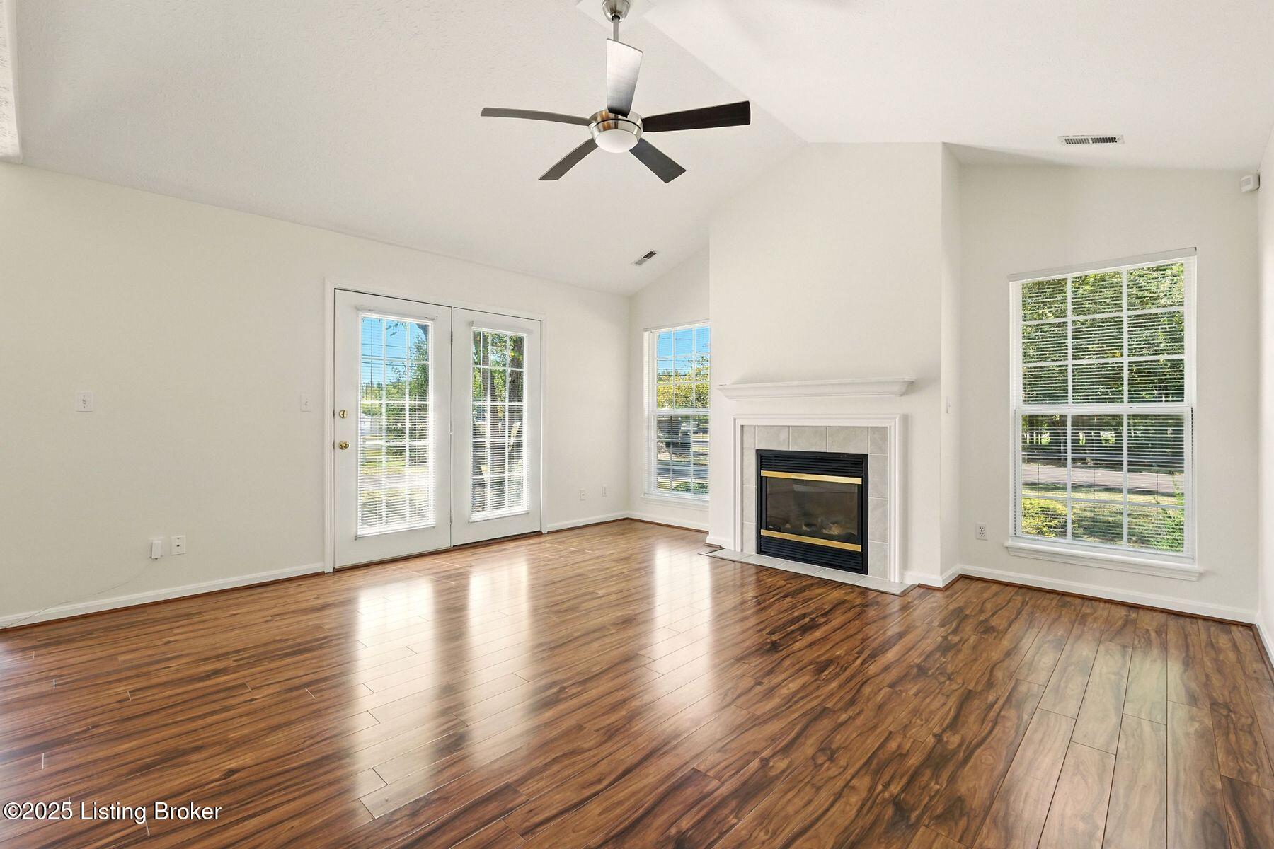 9243 Hawthorne Pointe Dr