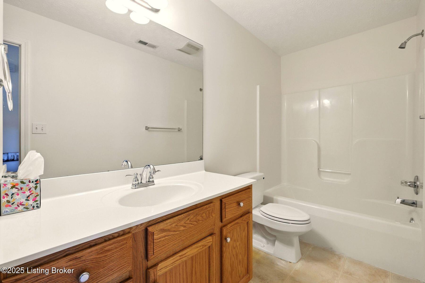 9243 Hawthorne Pointe Dr