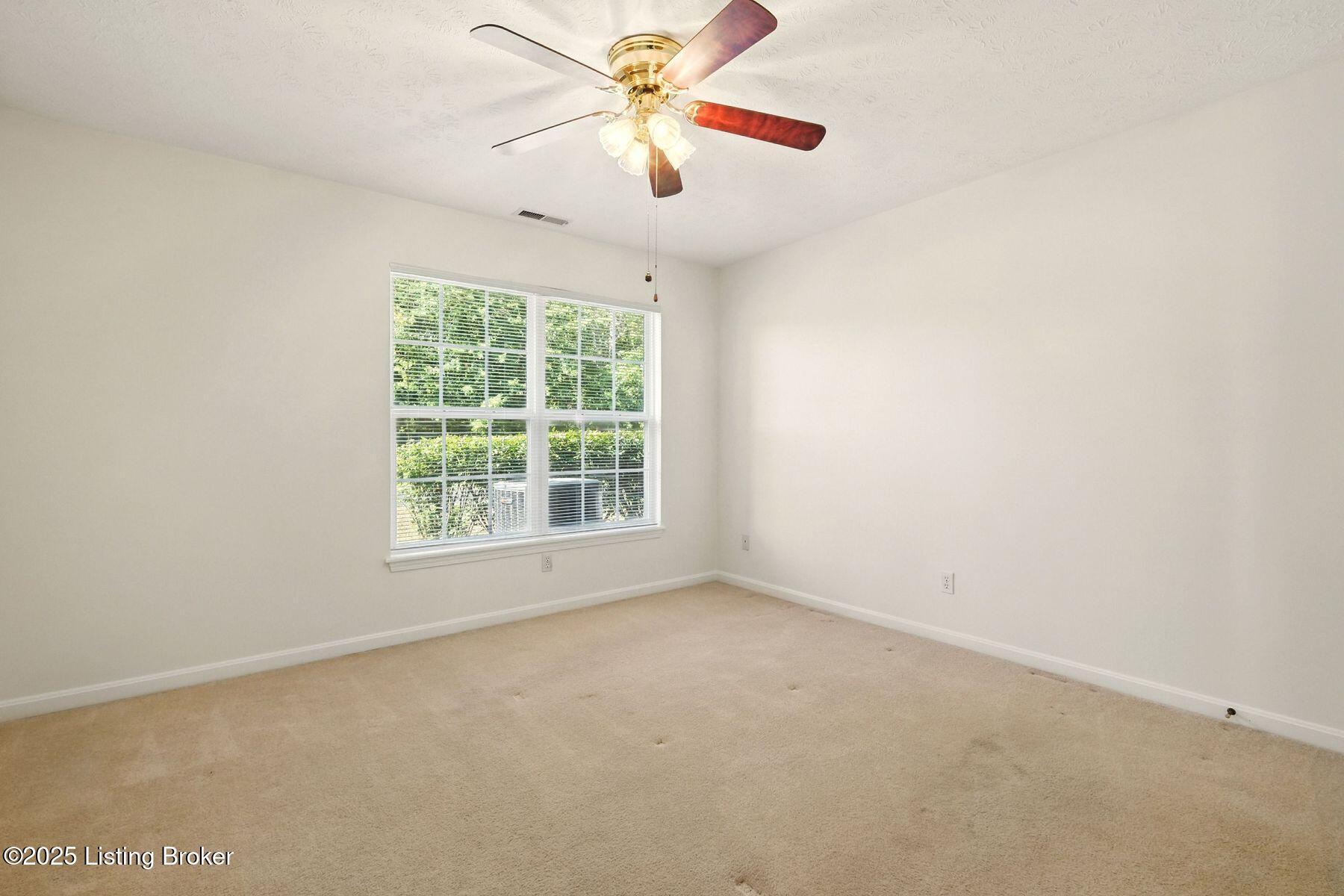 9243 Hawthorne Pointe Dr