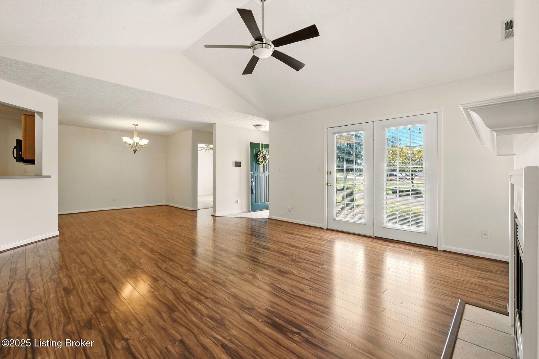 9243 Hawthorne Pointe Dr