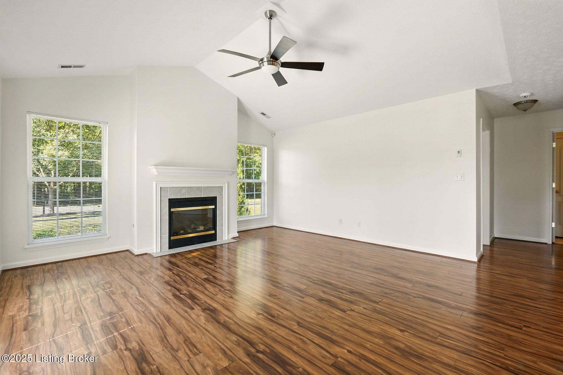 9243 Hawthorne Pointe Dr