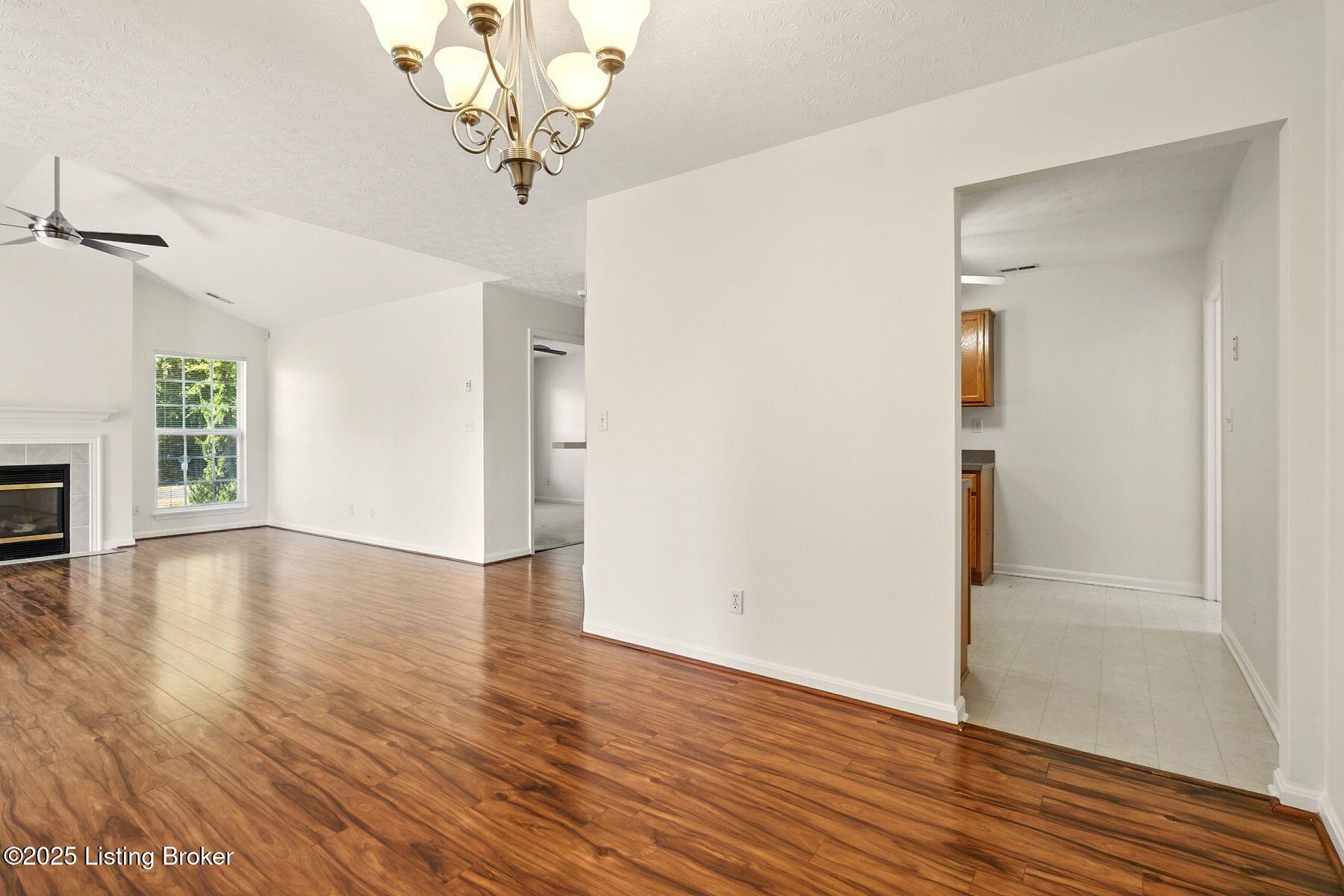 9243 Hawthorne Pointe Dr