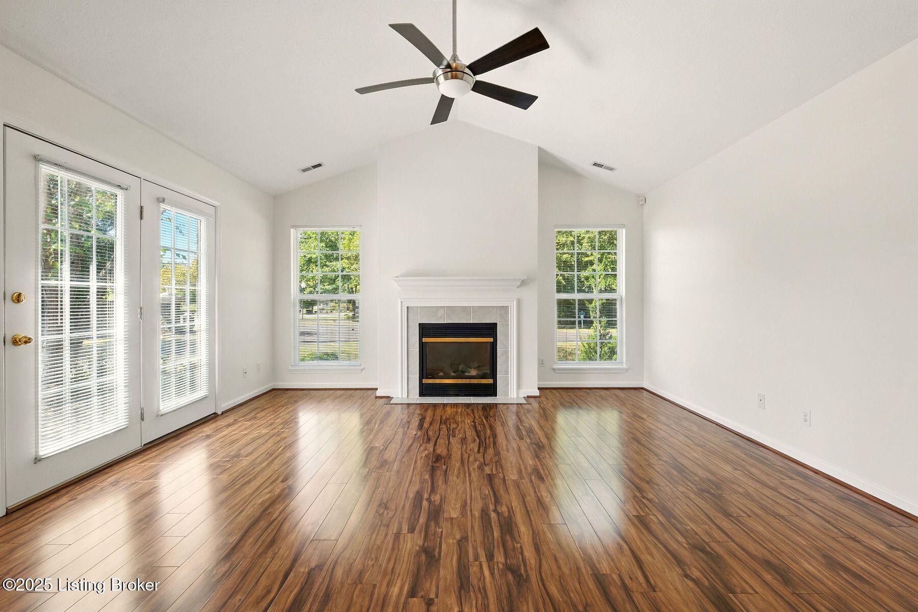 9243 Hawthorne Pointe Dr