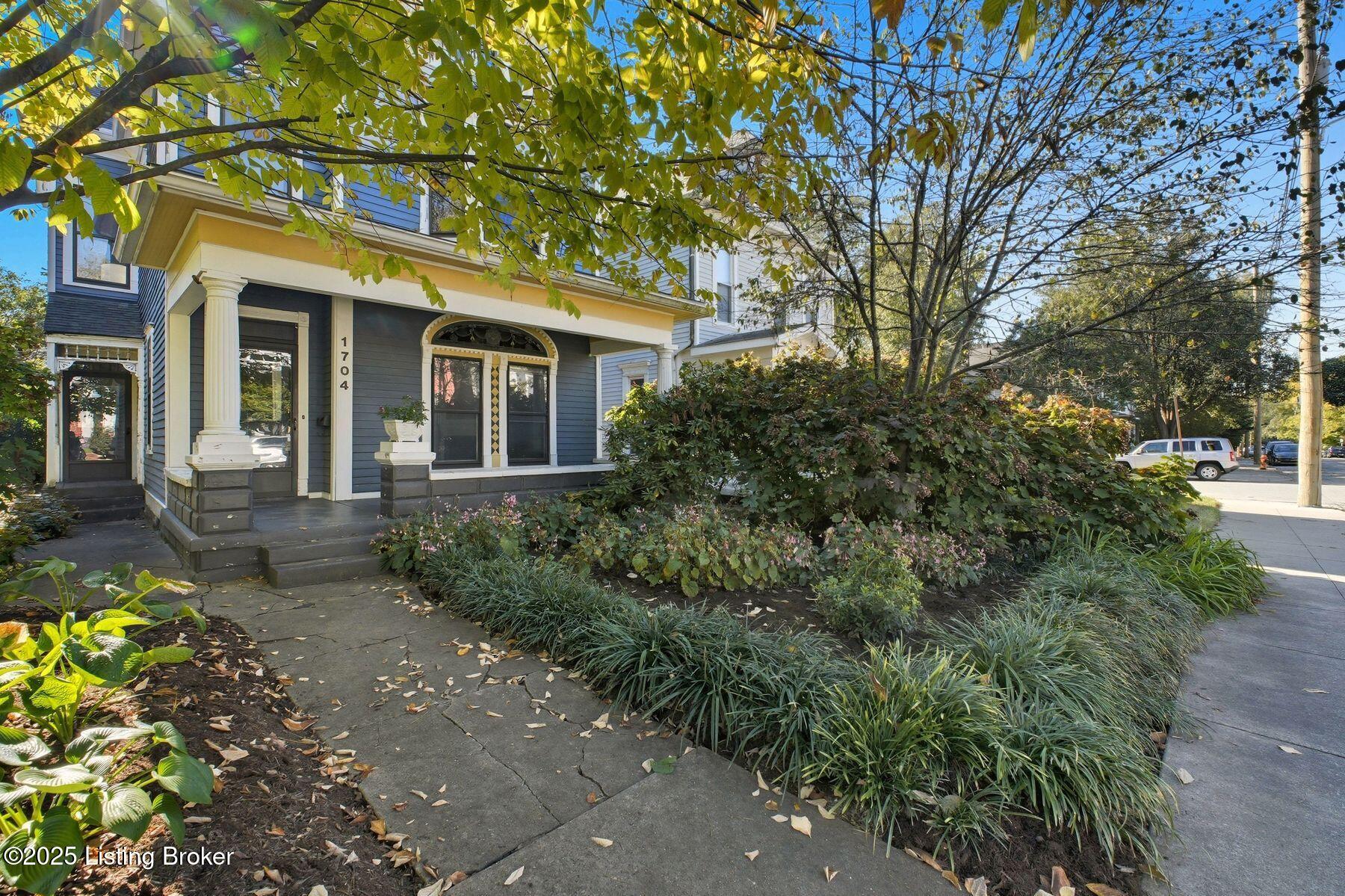 1704 Rosewood Ave