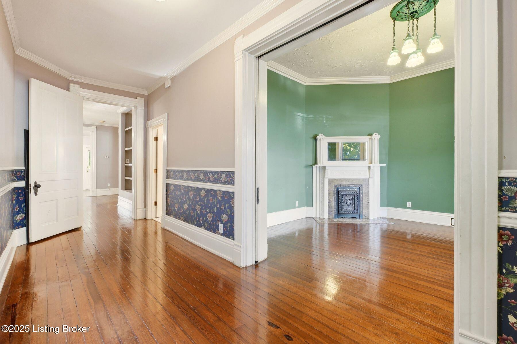 1704 Rosewood Ave