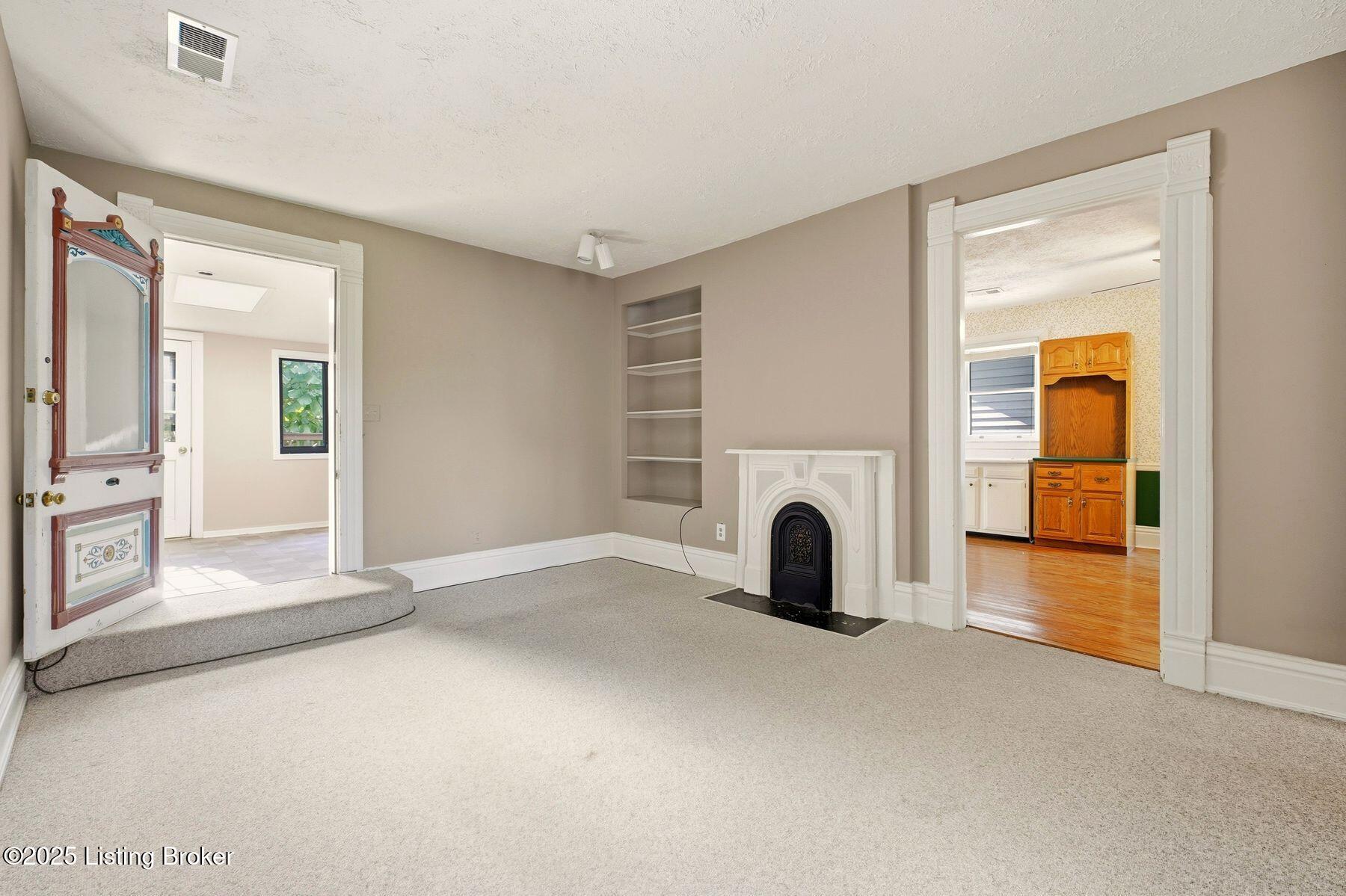 1704 Rosewood Ave