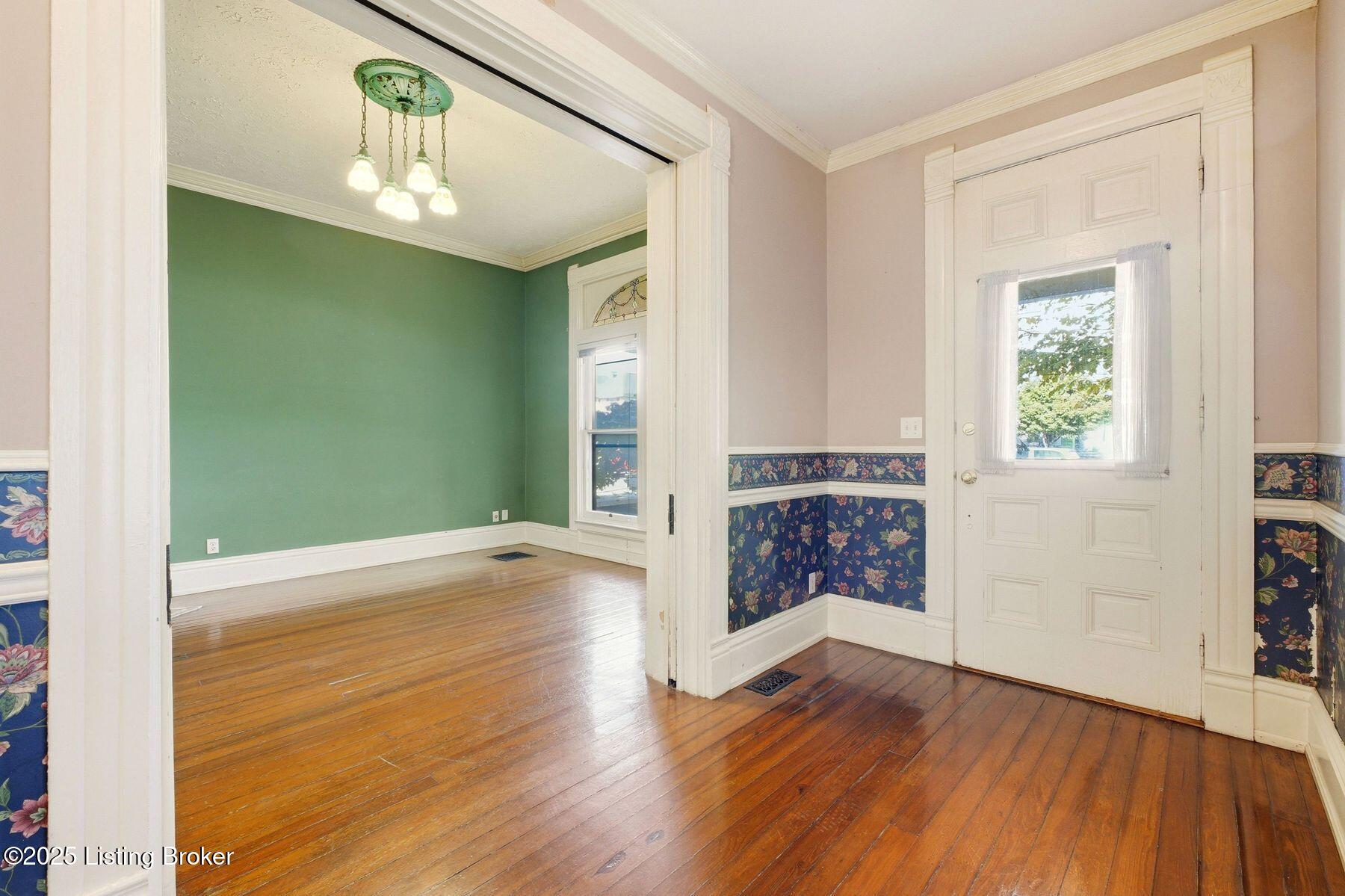 1704 Rosewood Ave