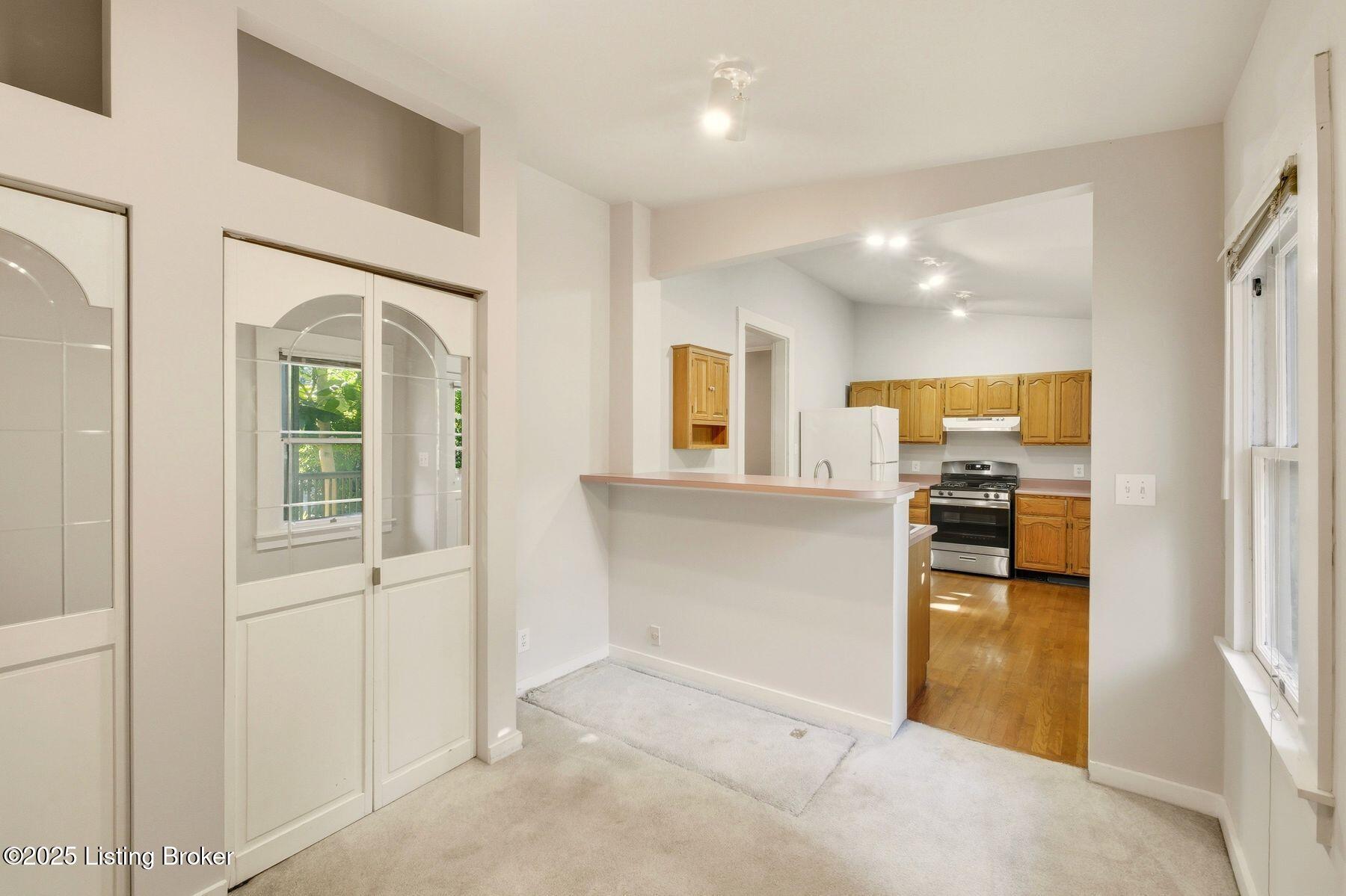 1704 Rosewood Ave