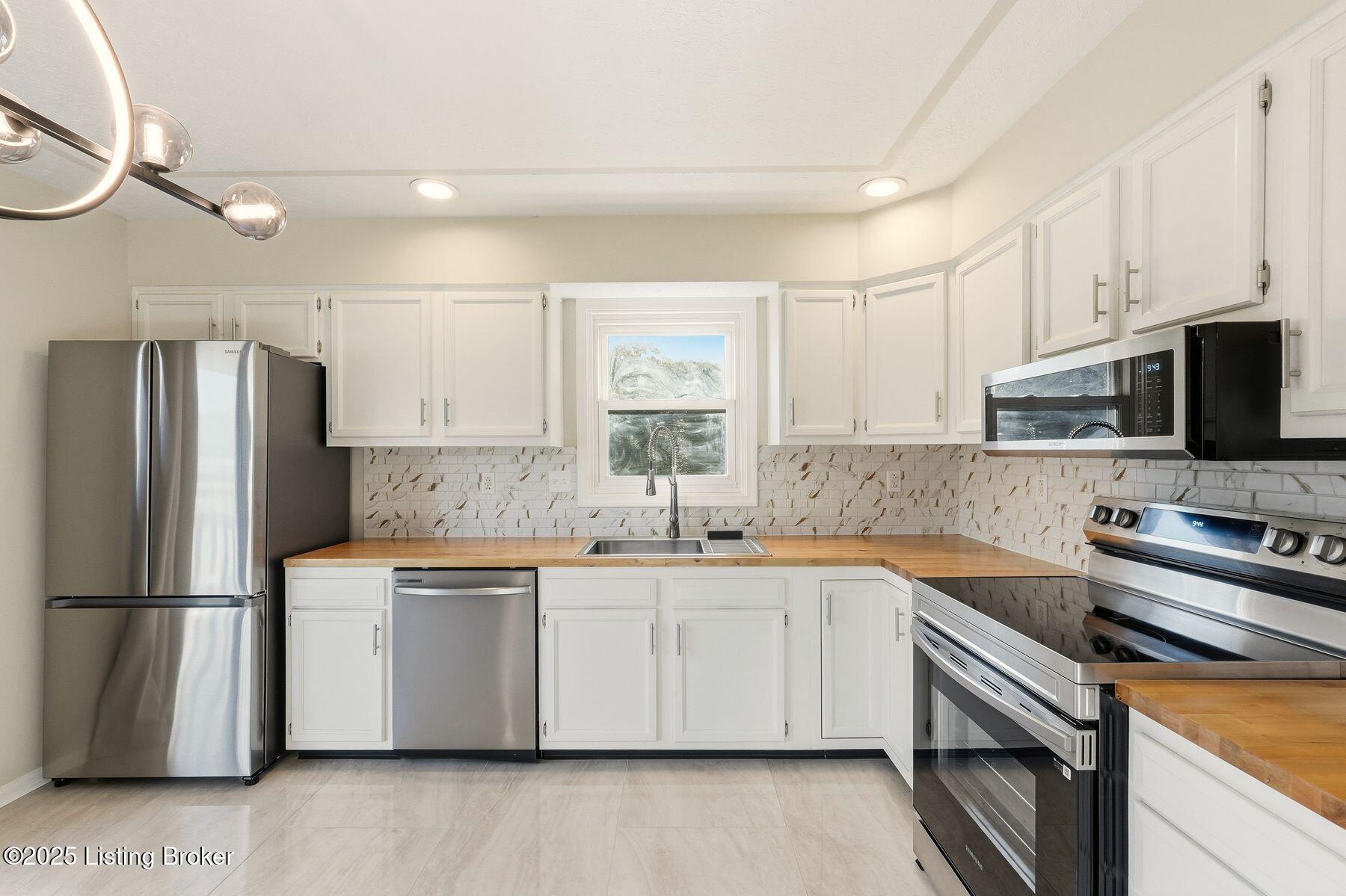 10413 Gisela Ct