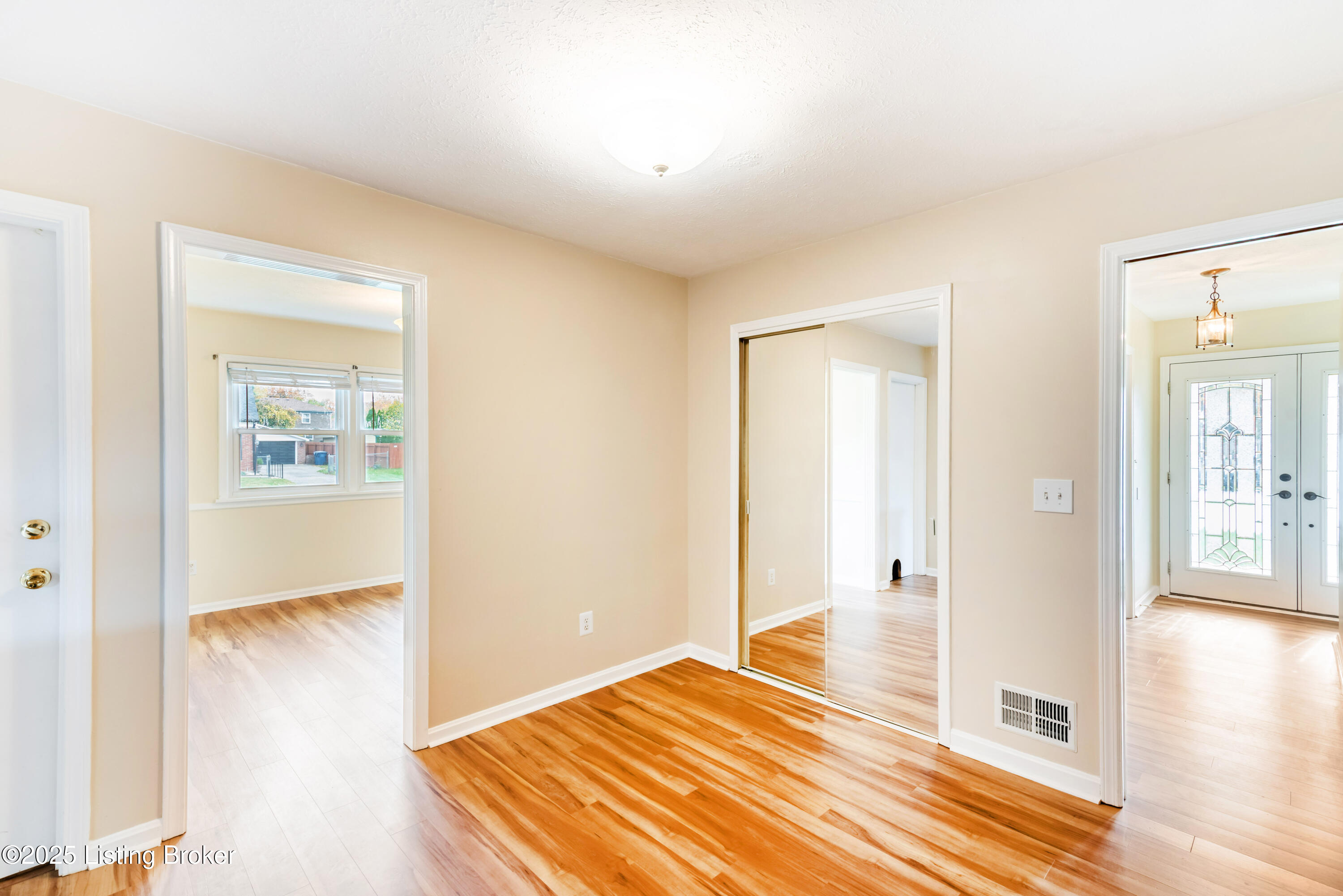 4305 Eastside Ct