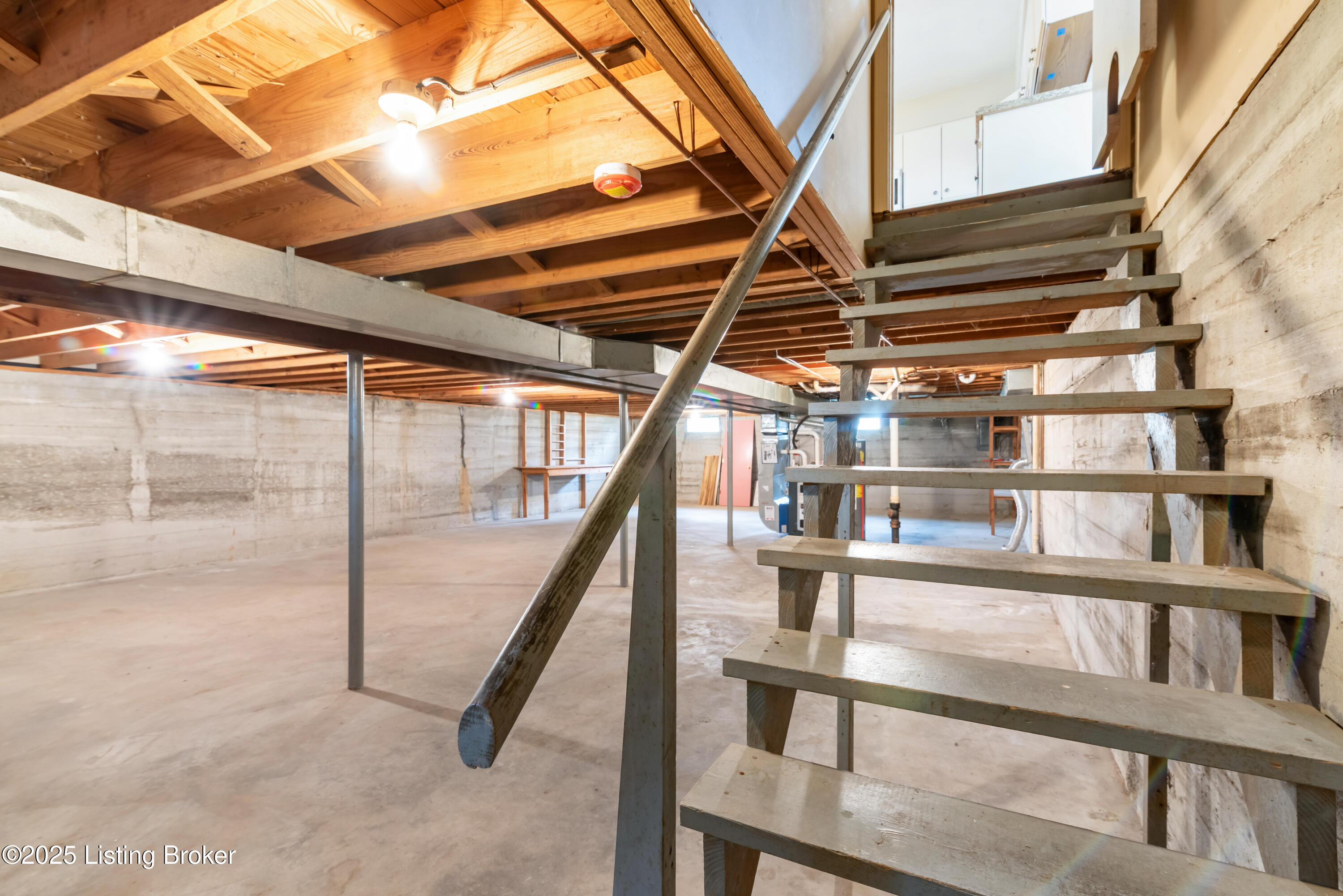 4305 Eastside Ct