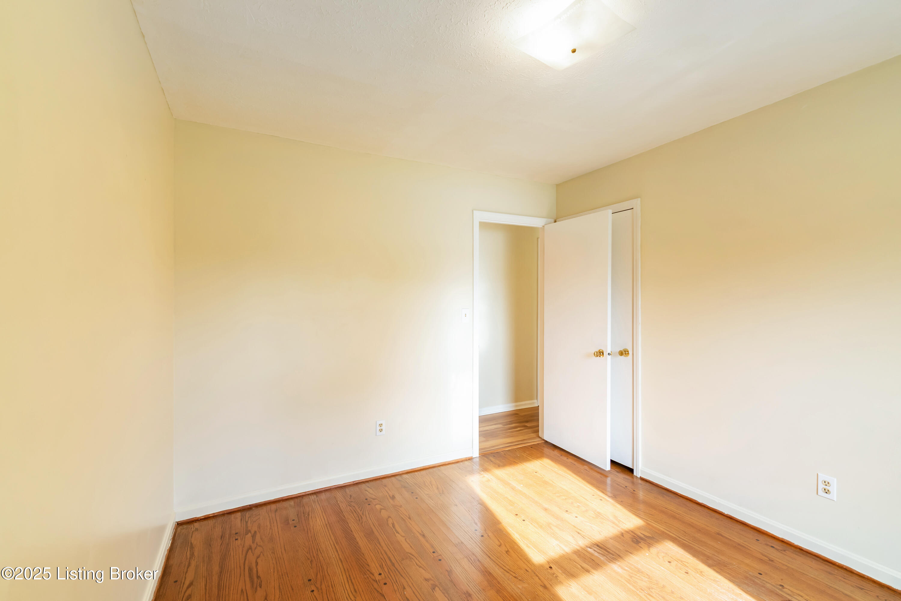 4305 Eastside Ct