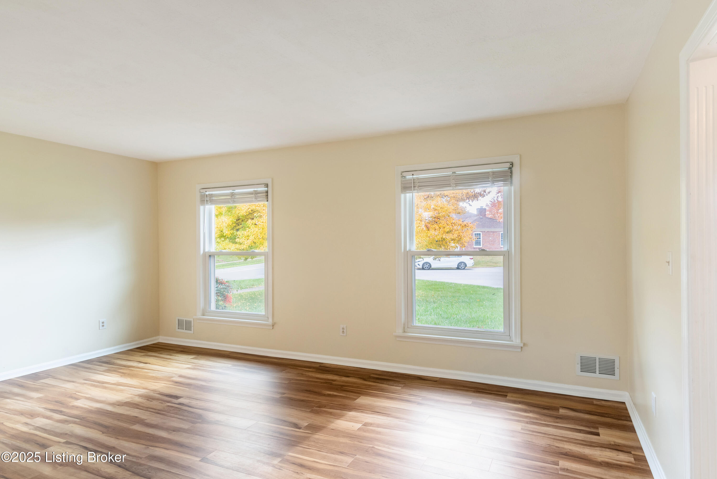 4305 Eastside Ct