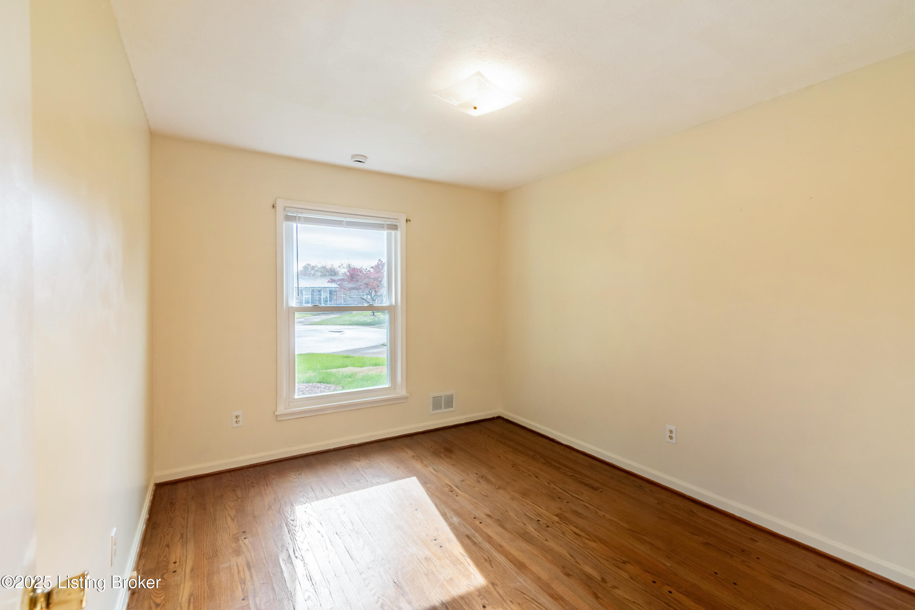 4305 Eastside Ct