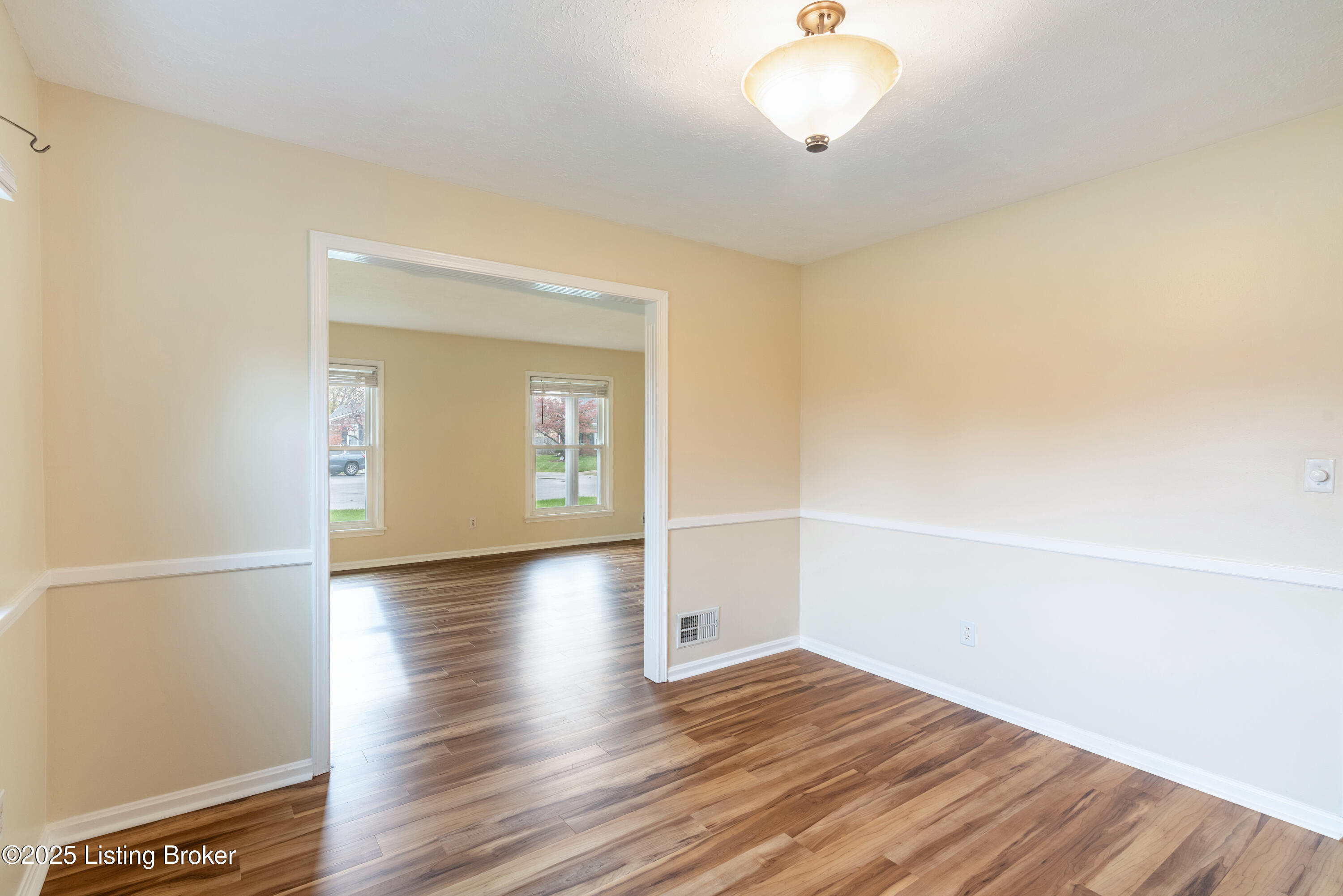 4305 Eastside Ct