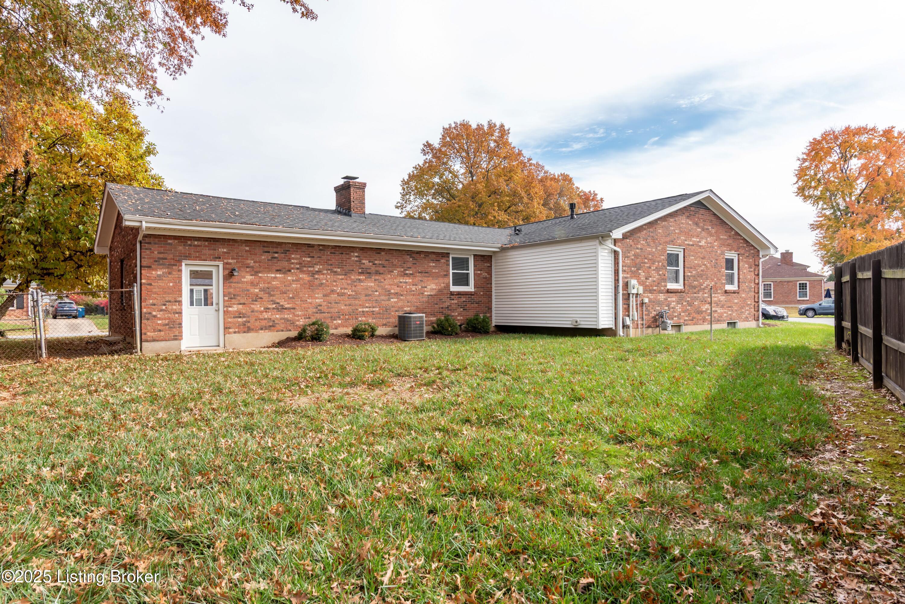 4305 Eastside Ct