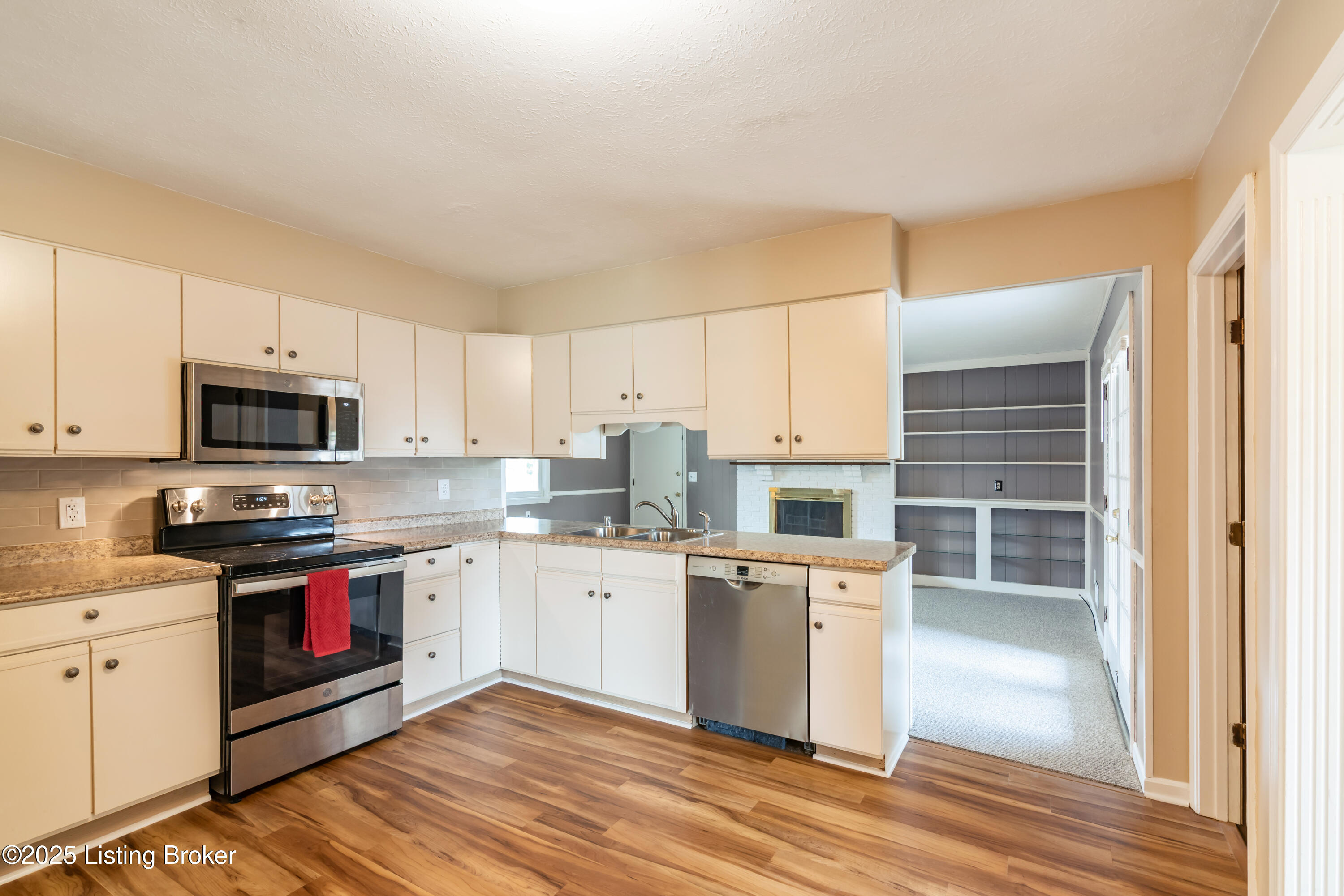 4305 Eastside Ct