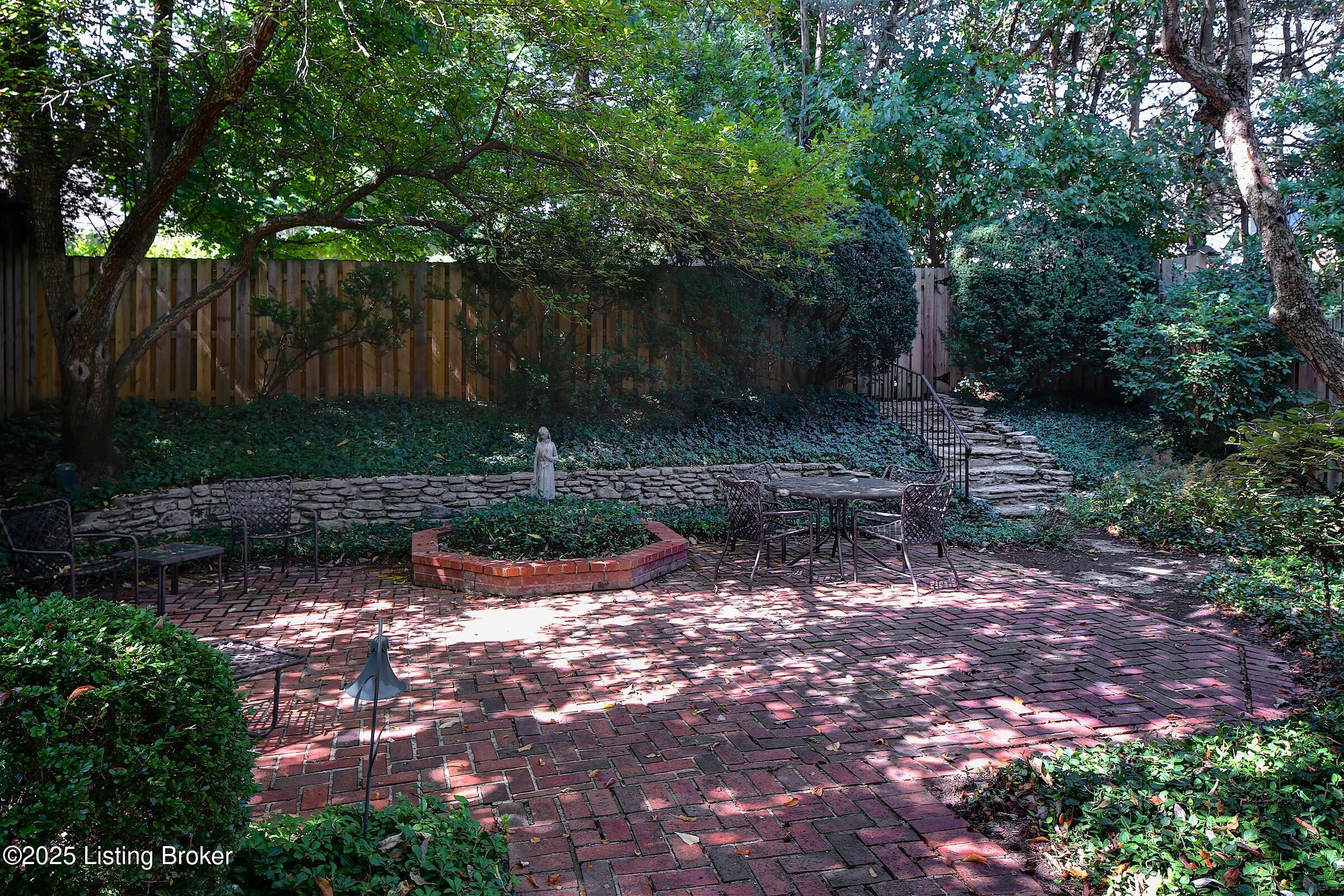 306 Penruth Ave