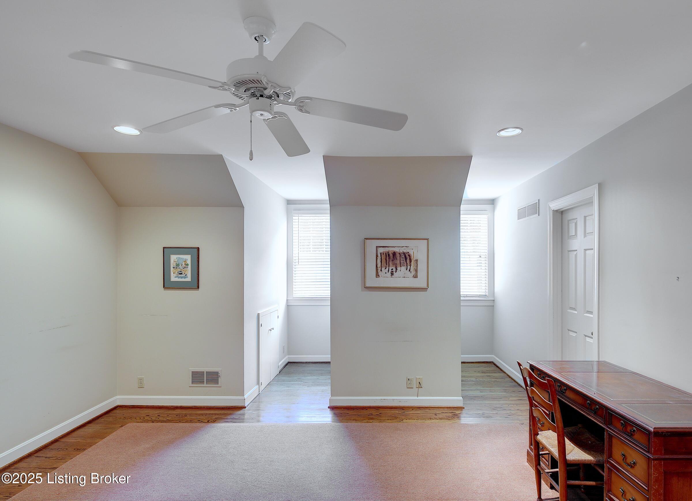 306 Penruth Ave
