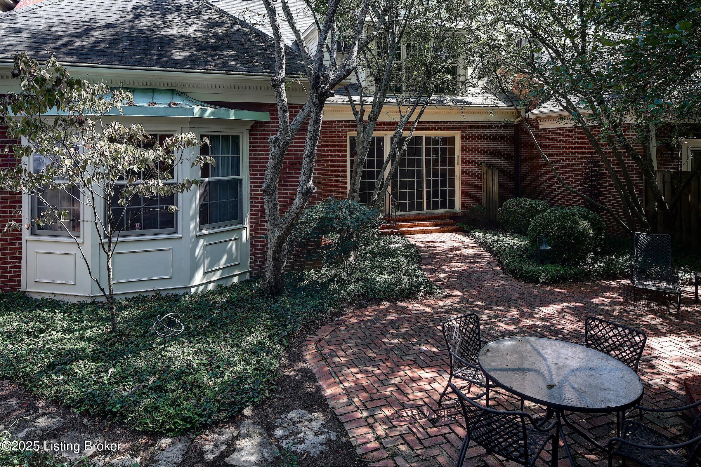 306 Penruth Ave