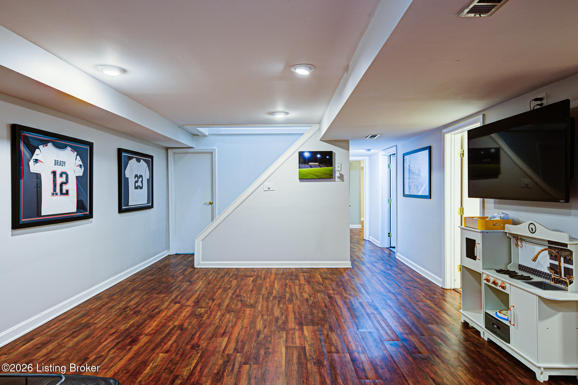 904 Ahland Rd